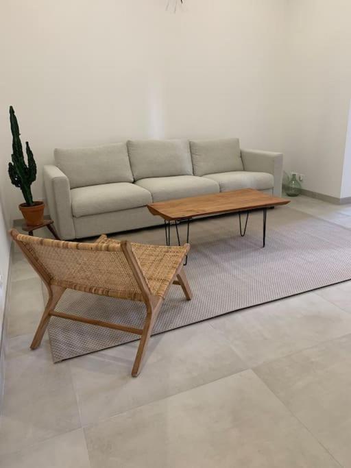 -notrefrenchcasa- Avec Terrace Proche Disney, Paris & Reims Apartment